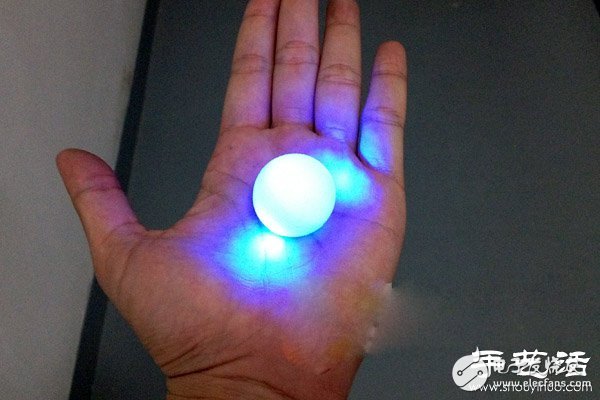 简单制作LED小夜灯 简单材料简单方法