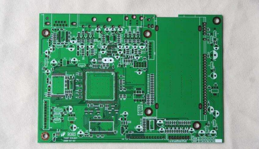 电路板为什么是绿色的_电路板上的元件介绍图