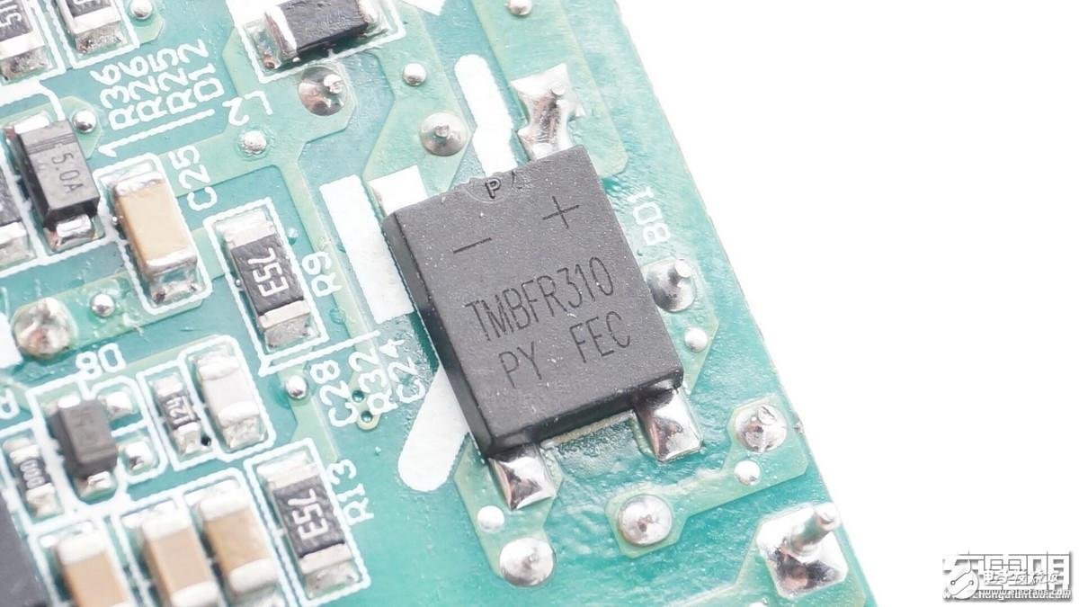 Ktec冠德USB PD充电器拆解