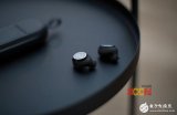 提供实时语言翻译功能的无线耳机 出国旅游不用愁了