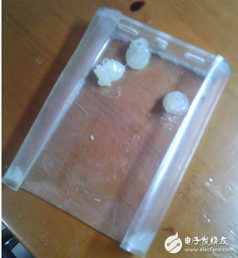 利用闲置手机电池制作充电宝