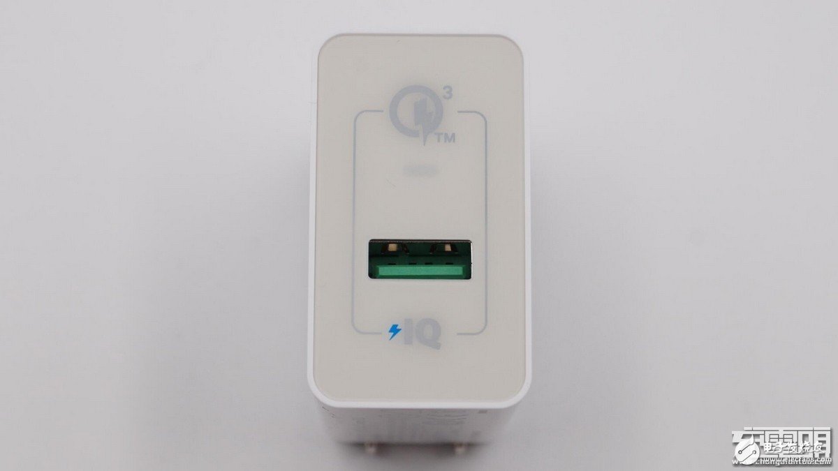 无线充电器系列拆解_立式的PowerWave7.5Stand开箱拆解图详细