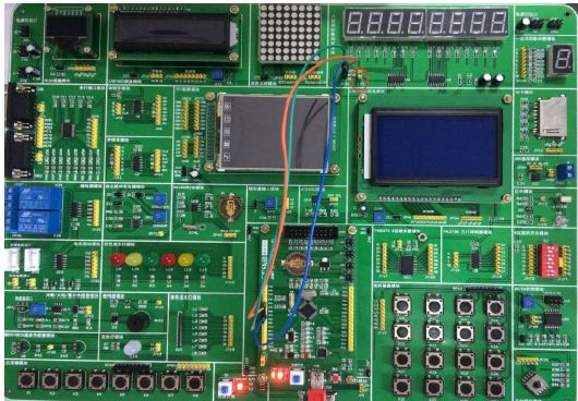 LPC2103 spi口驱动74595 8位数码管显示实验