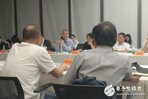 王东升:液晶显示行业未来全球将只剩下3家左右,最多不会超过5家,而京东方会是其中一家