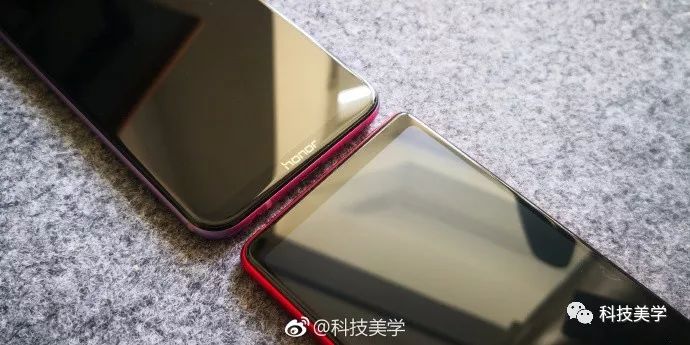 小米8SE/荣耀play决战中档机,三星加入团战