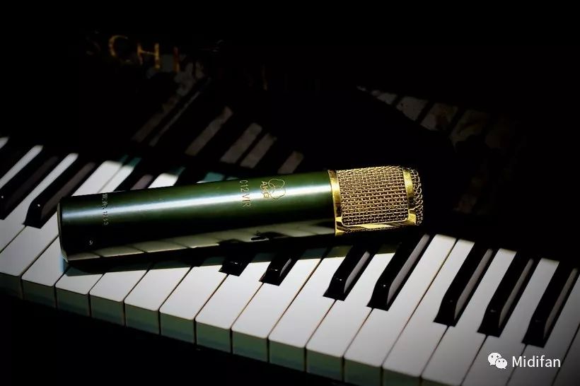 AKG C12话筒声音领域永恒的传奇发展过程的详细概述