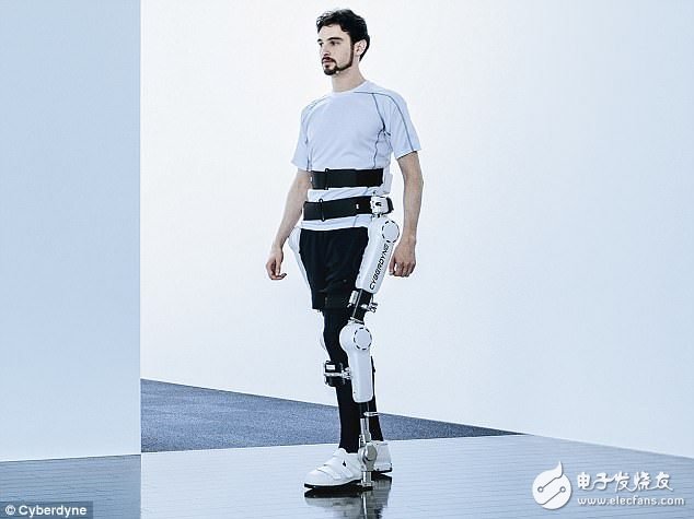 法国初创公司wandercraft制造了一种机器人外骨骼,可帮助截瘫患者行走