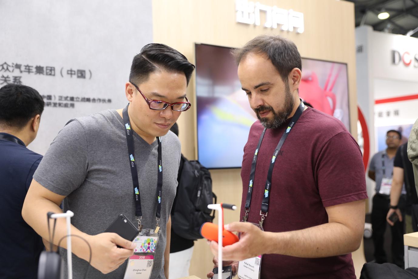 【CES 2018】出门问问新智能音箱引众人关注