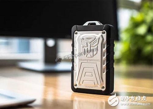 这款充电宝堪称充电宝界的“诺基亚”,坚固可靠又超大容量