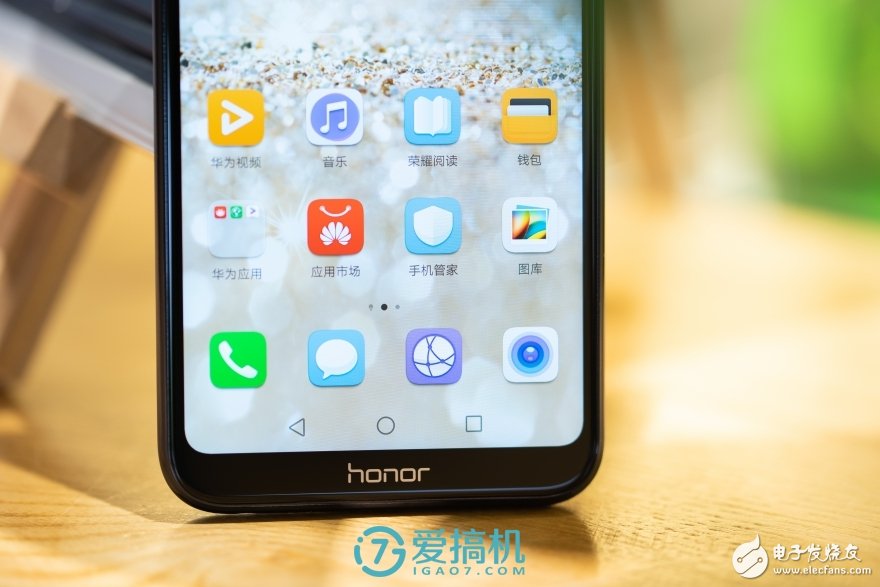 荣耀9i上手评测:暗光自拍和极速人脸识别是它的杀手锏