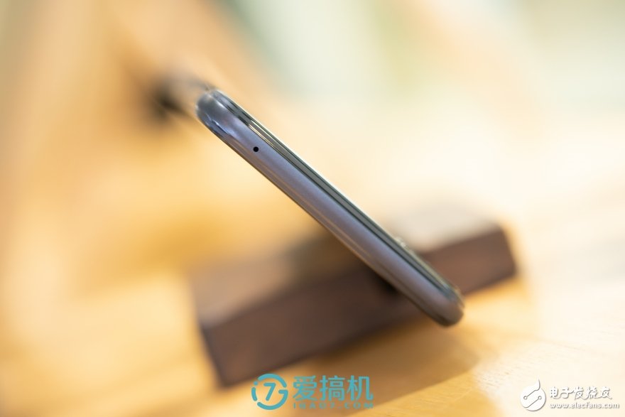 荣耀9i上手评测:暗光自拍和极速人脸识别是它的杀手锏