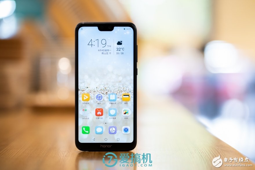 荣耀9i上手评测:暗光自拍和极速人脸识别是它的杀手锏