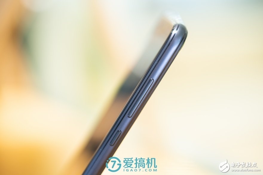 荣耀9i上手评测:暗光自拍和极速人脸识别是它的杀手锏