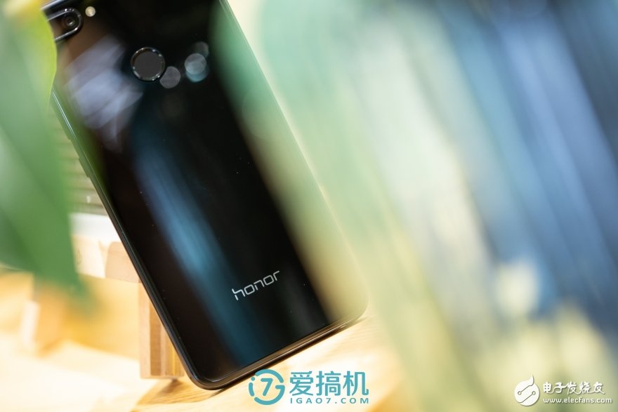 荣耀9i上手评测:暗光自拍和极速人脸识别是它的杀手锏