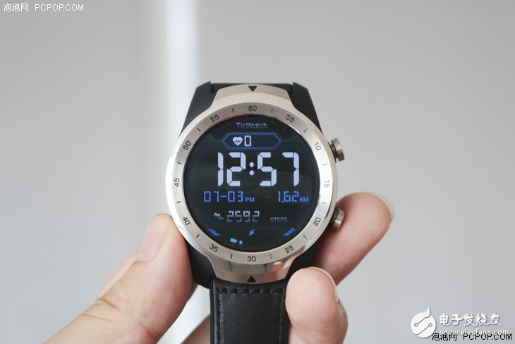 出门问问TicWatch Pro智能手表上手评测:智能双屏+超长续,符合航旗舰级智能手表的定位