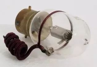 半导体器件的发展史及现代半导体器件发展趋势是什么样的?