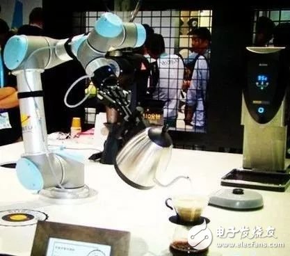机器人给你冲的咖啡，你愿意喝吗