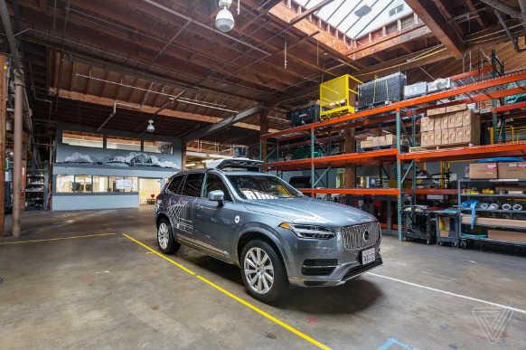 Uber自动驾驶汽车重回公路,由人类安全驾驶员手动操作