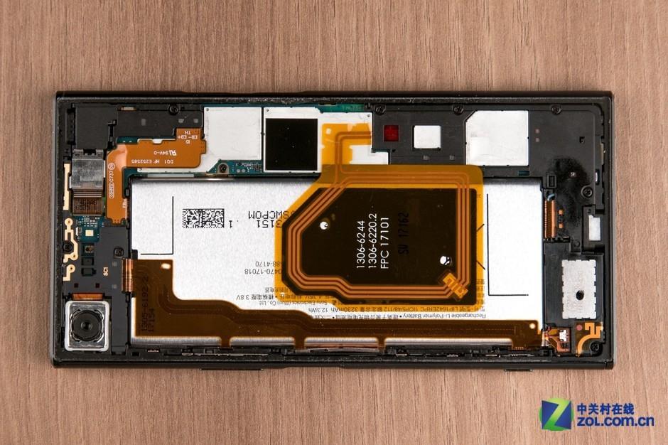 索尼XZ premium拆解，看看这位防水鼻祖的内部做工到底长什么样