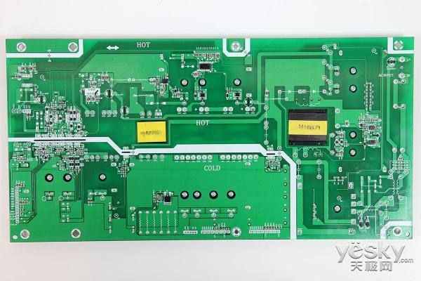 OLED電視跟液晶電視在內(nèi)部到底有何區(qū)別？創(chuàng)維55S9300拆解