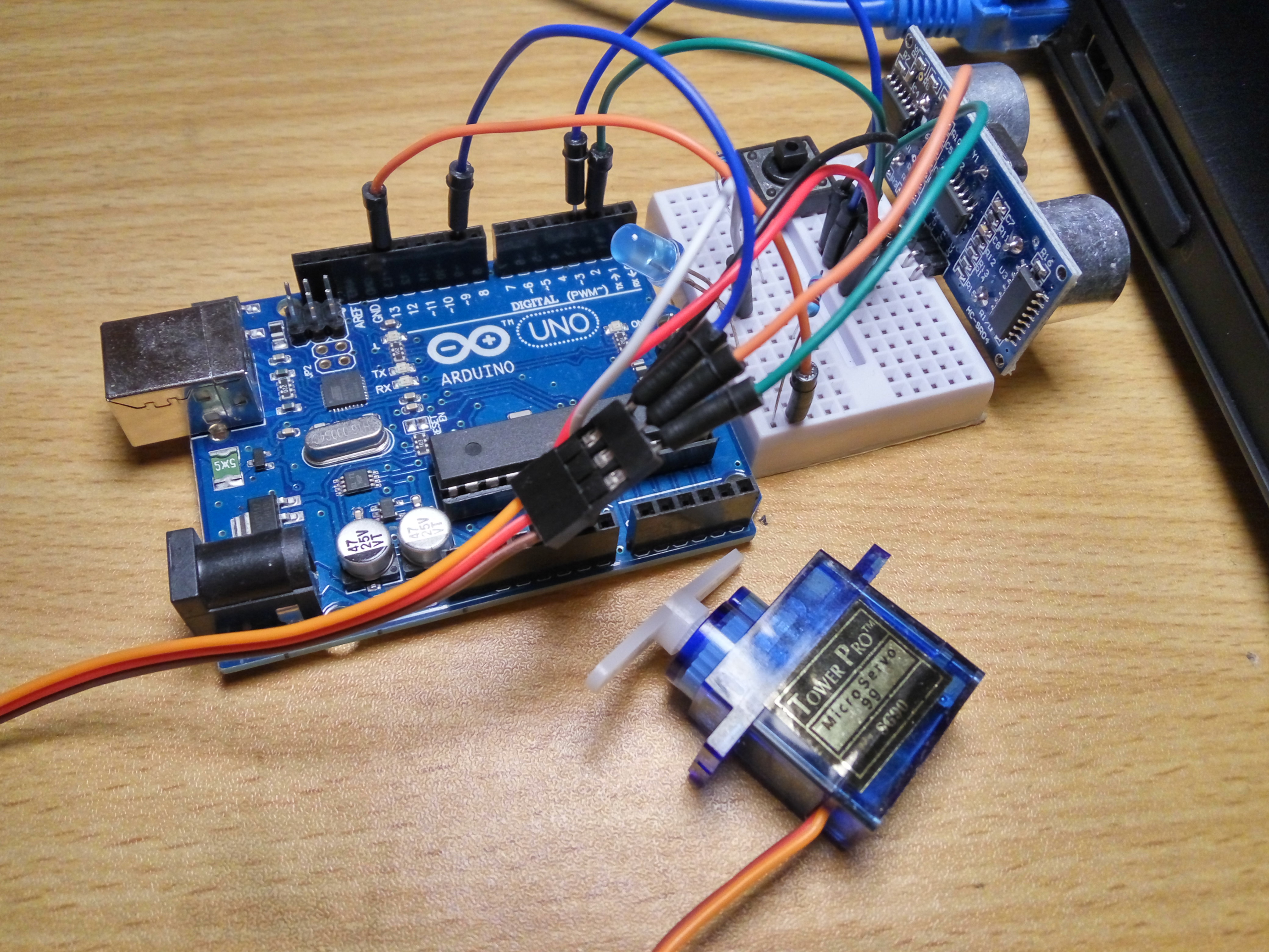 arduino超声波避障小车diy:智能避障小车附带特殊技能