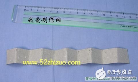 如何制作一个简易的微型风力发电机模型?