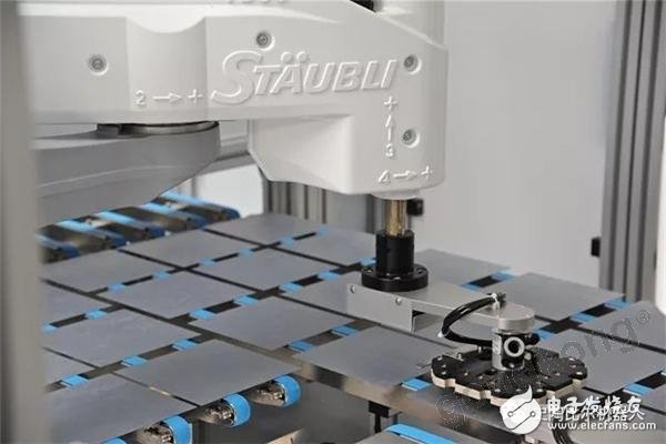 史陶比尔四轴Scara TS60机器人，实现太阳能电池高效率生产