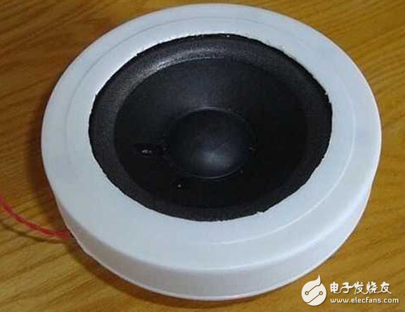 如何用废弃塑料桶自制一个音箱?