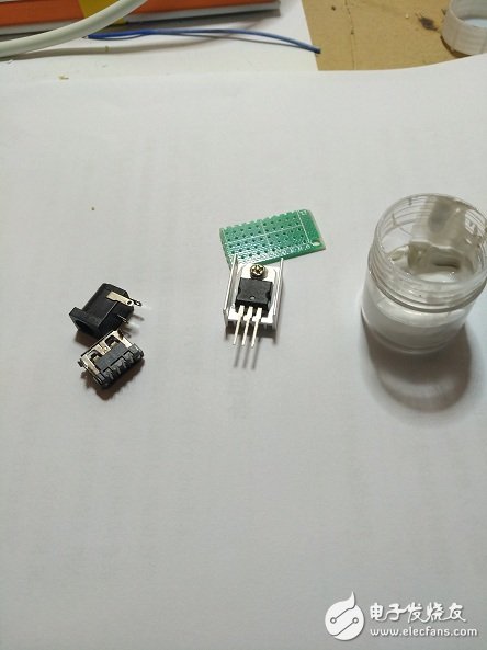 如何制作一个5V稳压模块?
