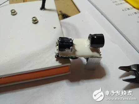 如何制作一个5V稳压模块?