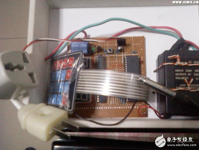 如何制作一个基于51单片机的温控器?