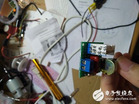 如何制作一个简易的电烙铁调压电路?