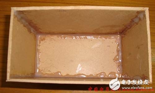 如何用茶叶盒做一个立体声小音箱?