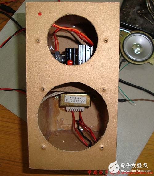 如何用茶叶盒做一个立体声小音箱?