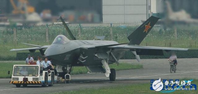 J-20和F-22各种性能大对比,谁才是最强五代战斗机