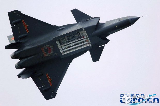 五代战机爬升高度:美国F22是19812米,俄罗斯苏57是20000米,中国歼20最大爬升高度达35000米!