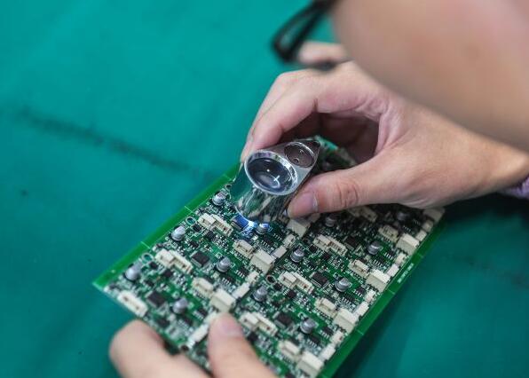 ARM公司联合创始人:中国将取代美国主导芯片