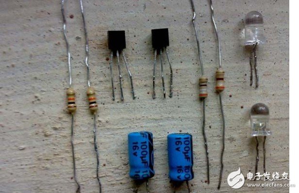 發光二極管交替閃爍的電路圖制作 詳解發光二極管應用電路