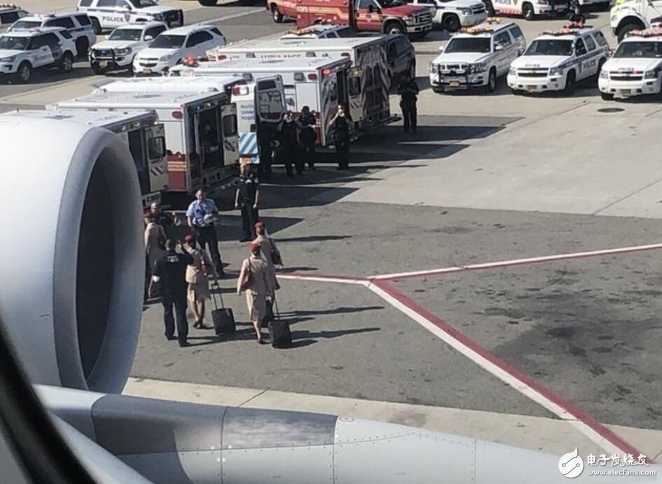 阿联酋航空一架客机被隔离,航班上有上百人染病,却尚不清楚原因