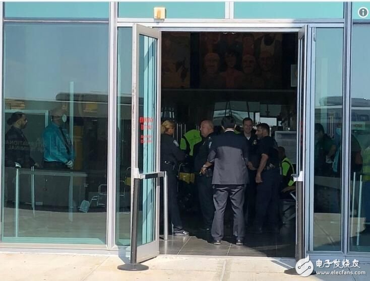 阿联酋航空一架客机被隔离,航班上有上百人染病,却尚不清楚原因