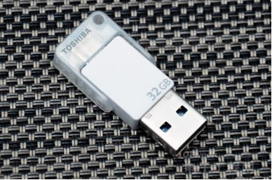 东芝推出采用Type-C接口的双面USB,Typ...