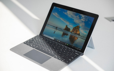Surface go体验:搭载第七代英特尔奔腾4...