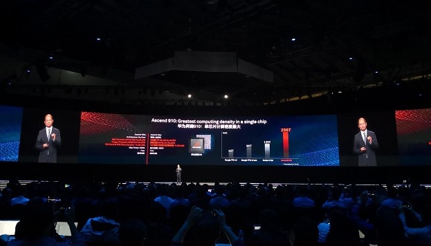 华为Ascend 910和Ascend 310两款AI芯片，在底层芯片级实现了业界领先