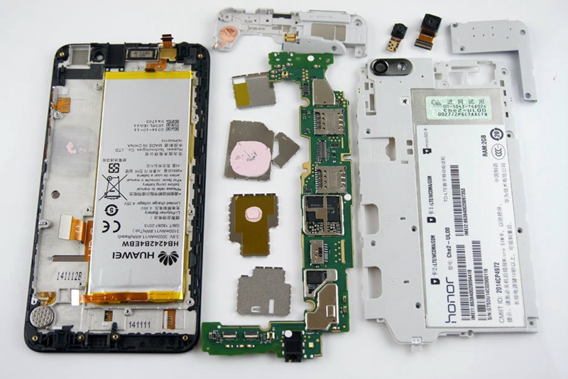 荣耀4x以其低价高品质的设计,有一次冲击千元性价比市场.