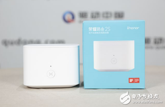 荣耀路由器2S:配备四颗独立信号放大器,200元...