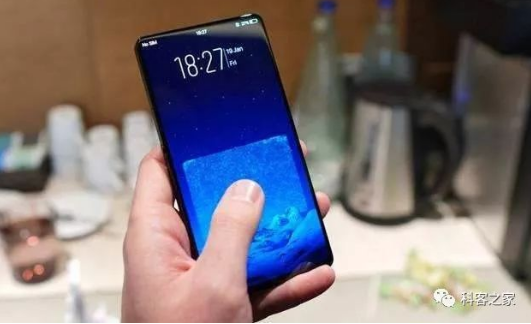 小米8透明探索版:全球首款搭載壓感屏幕指紋識別的...