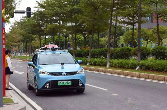 促進自動駕駛技術落地 必須要在保證安全的前提下