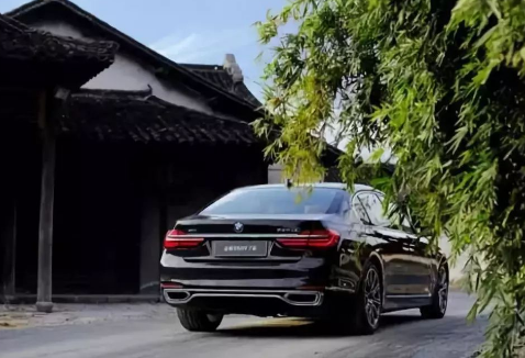 互聯網大會上 傳統汽車與互聯網逐漸融合并深度合作