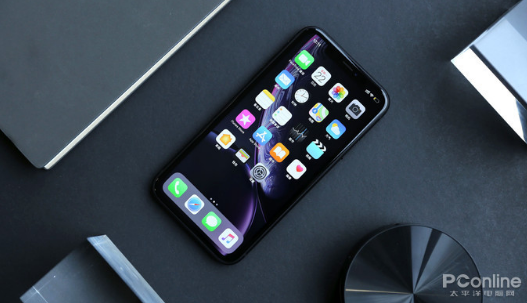 华为Mate 20系列的冲击下 iPhone X...