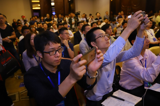 未来智能汽车的市场空间至2030年为4154亿元